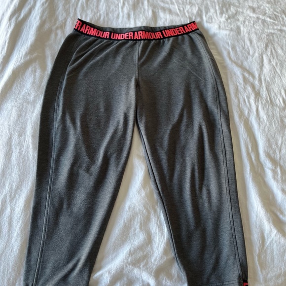Under Armour Cropped Gym Pants - Picture 1 of 4